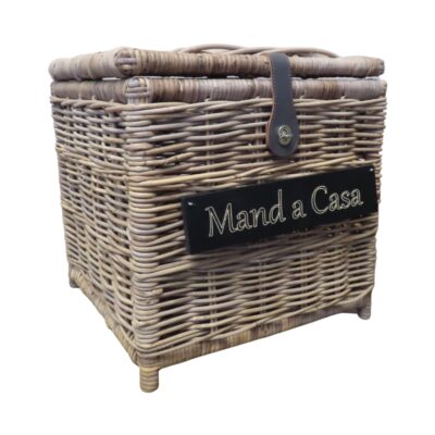 Vierkante rotan mand met naam of tekst